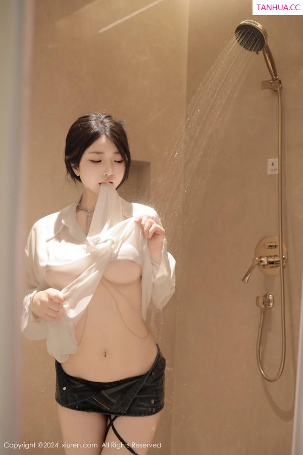   [XiuRen]高清写真图 2024.04.16 No.8400 陈小花 美胸性感第40张图片